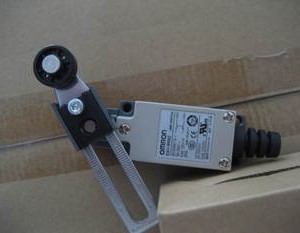 Công tắc hành trình Omron D4V-8108Z - dòng D4V